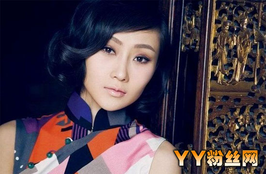 ��һɽ�»�Ů�������������������㱳 �����ǳ�����Ů��