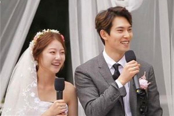 李宗泫孔升妍私下关系 表面上就能够猜出李宗泫孔升妍大概的关系