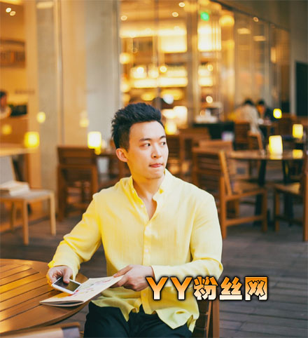 һվ�����ຣȻŮ����Ƭ �������ݴ�ѧ�ຣȻ��������΢��̫˧��