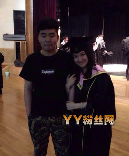 ������Ů��˼��������Ƭ�ع� һվ���׳�˼�����������Χ����