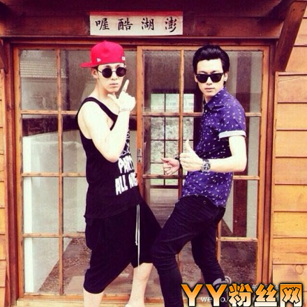 柯震东哥哥柯家洋俩人合照曝光 柯家洋微博资料年龄多大身高