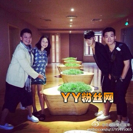 柯震东哥哥柯家洋俩人合照曝光 柯家洋微博资料年龄多大身高