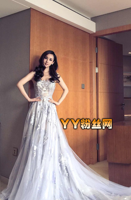 ��Ů�������ĸ������Ͻ��ο��� ����������ǰ����Ƭ�Ա�