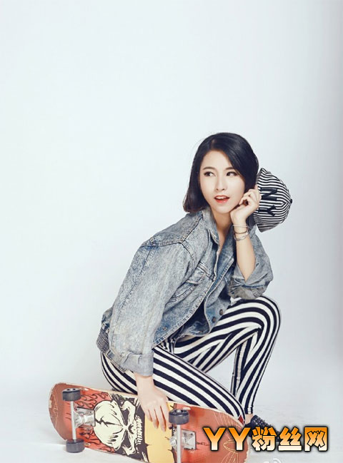 �ؿ�Ԫ˽����Ƭ������ �۷���Ů�ӹؿ�Ԫ��������΢��������Χ