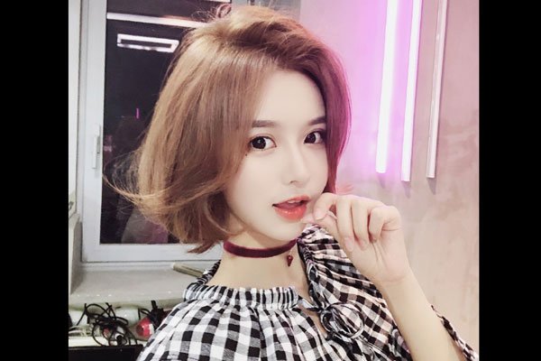 ���羺С������������ ��һ����ͷ���ϱ��ǵ�����