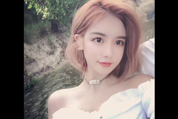 ���羺С������������ ��һ����ͷ���ϱ��ǵ�����