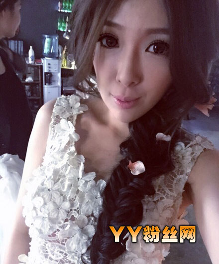 �ǳ�������ˬ����СĪ�������� ����Ů����ͷ������