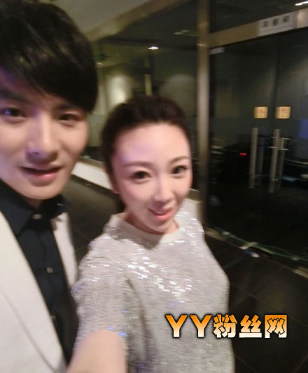 �ǳ�������ˬ����СĪ�������� ����Ů����ͷ������