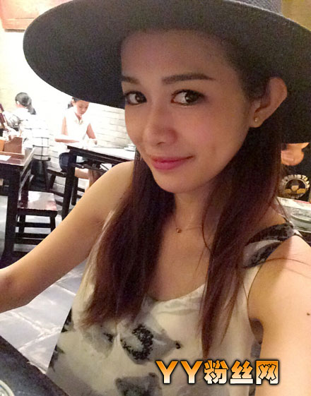 �ǳ�����������Ů����߹΢������ �ֳ������ƶ�������ͮ