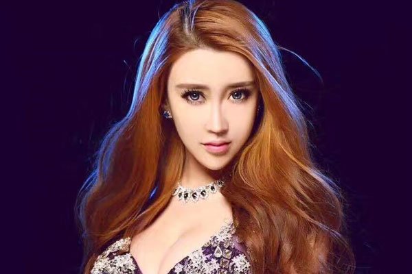 ����ϫ����ǰ��Ա��� ����Ů�μ�ѡ��¶����