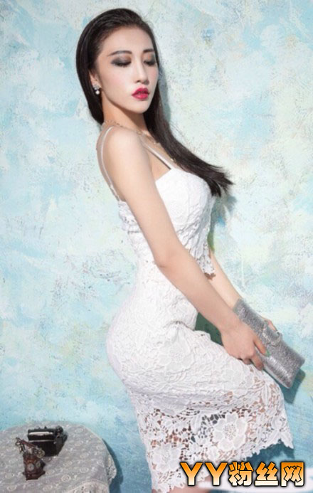 ʮ��Ů�񷶺�����΢������ ������Ů�����򱦱���������Χ��Ѫ��