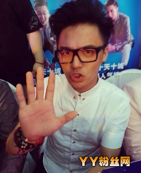 �й���֮��������΢��������Ƭ���� ������Ů����˭