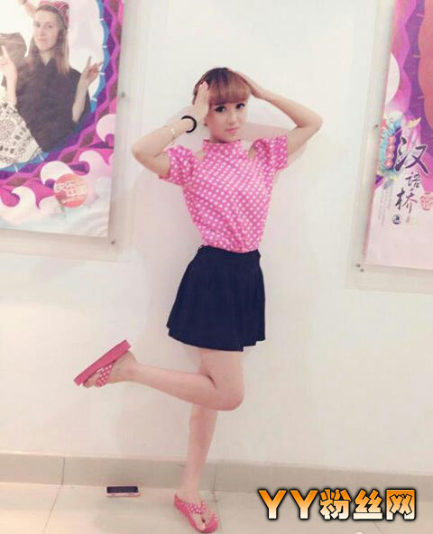 ����Լ��������΢�� �����Ŀ�Ů���������������Ƭ