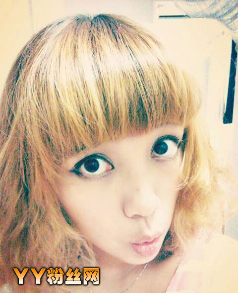 ����Լ��������΢�� �����Ŀ�Ů���������������Ƭ