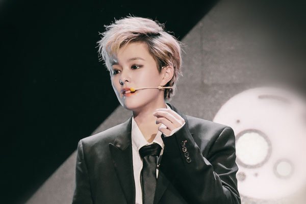 ��ܿ����les�� ��Ů�����ֶ��Ų�������ͨŮ������