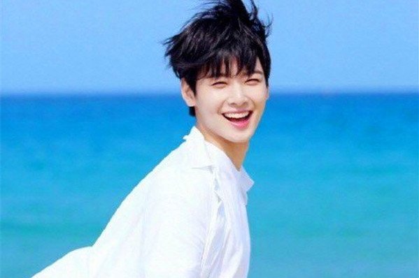 车银优为什么叫车恩宇 车银优的帅像是真空一样