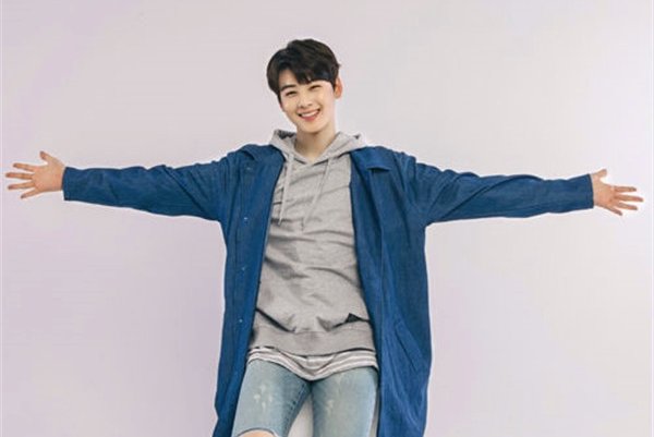 车银优为什么叫车恩宇 车银优的帅像是真空一样