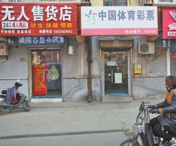 ��У�ſڿ�ʲô����� ץסѧ��������������Ҫ