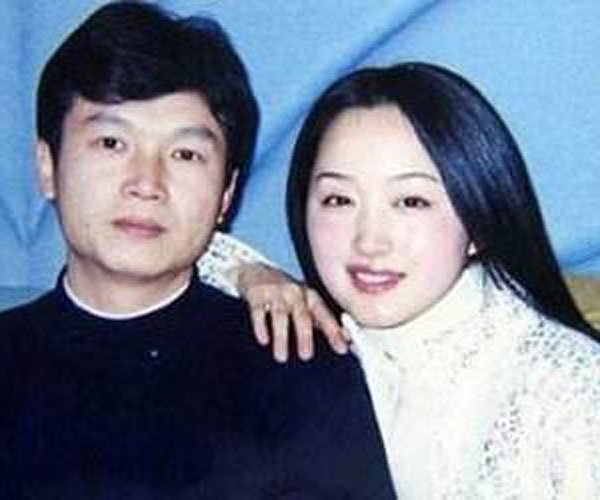 ����Ө���Ϲ���˭ �����Ĺ�ȥ������ҵ�ϵİ���ʯ