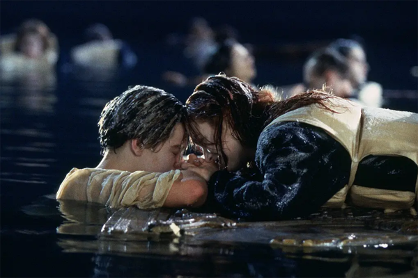 ���ء���˹���ش�߶� ¶˿����һ������ɳ����