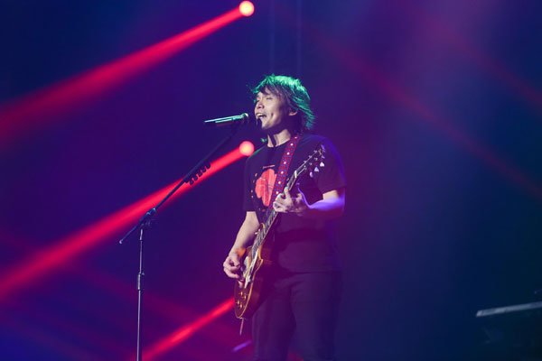 伍佰个人资料图片 老歌再度翻红是一种什么体验