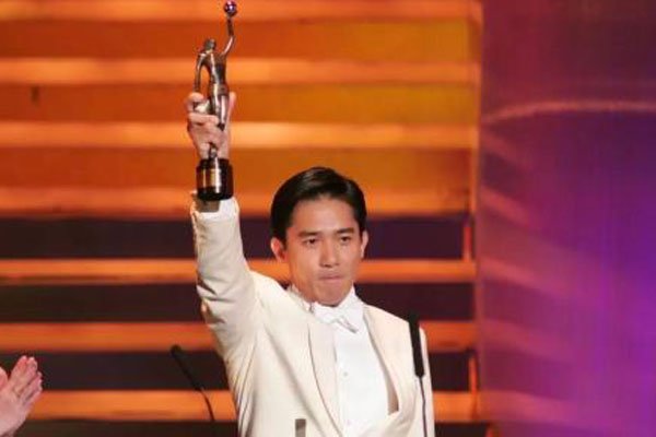 刘嘉玲梁朝伟什么时候在一起 爱妻12年如一日,恩爱啊