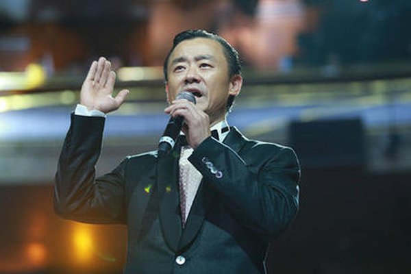 ����������ˬĳĳ��˭ ���������Ѻ����ĵ���