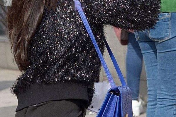 ѧ����ɫ�������ƨ�� ��־����Ϊû����