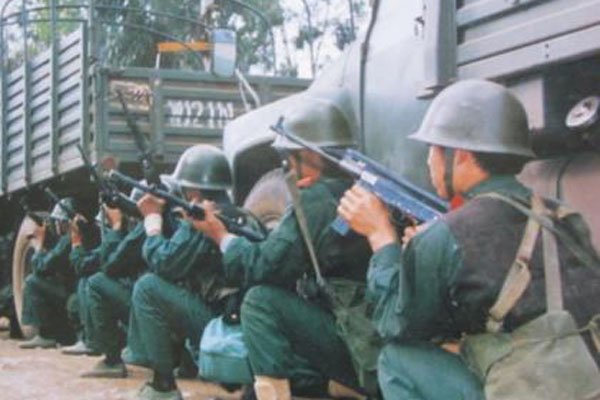 ƽԶ���¼������˶����� һ��ץ���Ե�����ս���Ⱥ�����