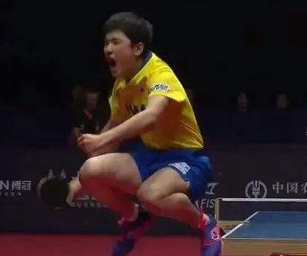 张本智和被四川球迷气哭 都不喜欢,这个孩子太难了