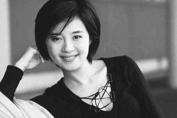 ���ϴ�24Ů�������� ��Щ���񻹻�Ծ����̨