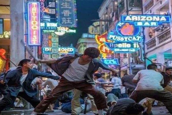 ���ϴ�24Ů�������� ��Щ���񻹻�Ծ����̨