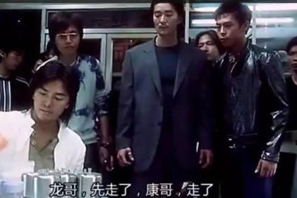 ���ϴ�24Ů�������� ��Щ���񻹻�Ծ����̨