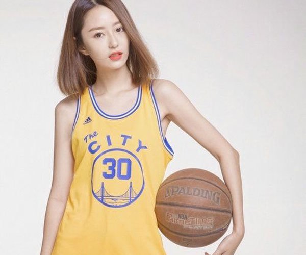 ��Ѷֱ����nbaŮ����ѩ����˭���� ��ô���ǿ����ǿ���