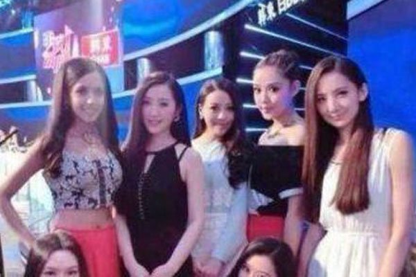 �ǳ�����Ů�α������� �����Ŀ10�����кܶ�Ů�α�