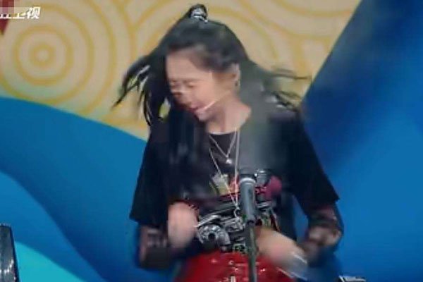 关晓彤和鹿晗结婚了吗 毕业结婚两人曝光率都不一样