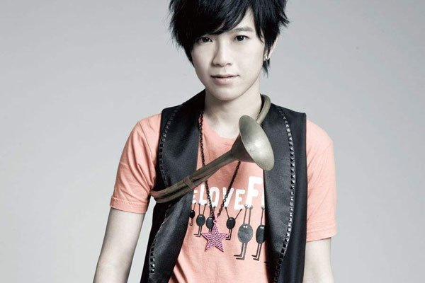 ��ܿ�����л���Ů ����������·��Եʵ�������