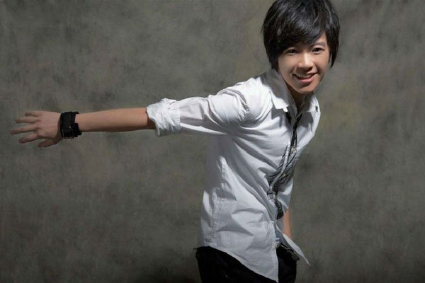 ��ܿ�����л���Ů ����������·��Եʵ�������