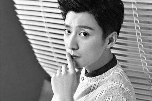 �����������ֵ���ͼƬ ������������˺۾����Բ�