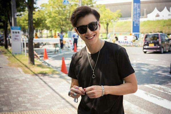 �����������ֵ���ͼƬ ������������˺۾����Բ�