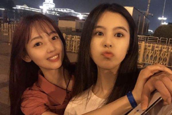 ���ෲŮ������ �������˹�����������̫����