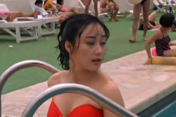 靓足100分利智透点 两点太突出红衣服好诱人