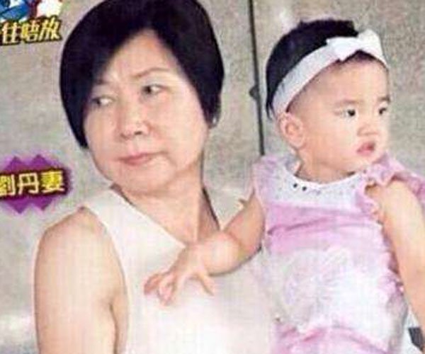 ���ݵ�СŴ����Ƭ ��Ϊ�˵�ͯ�Ǳ�����̫����