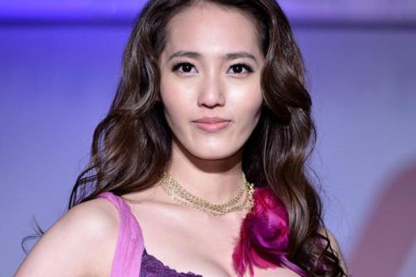 王予柔10分半的视频中的大图 血战那么刺激在什么地方可以观看