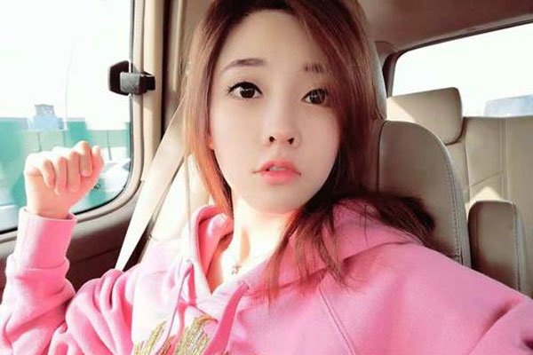 冯提莫同款声卡 LCKB S08可以试一试