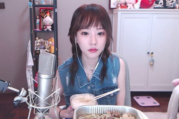 冯提莫会计事件 有男女关系的人不是她那会是谁