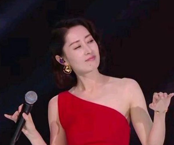 刘敏涛红色高跟鞋是什么节目 这陶醉的小表情好有魅力啊