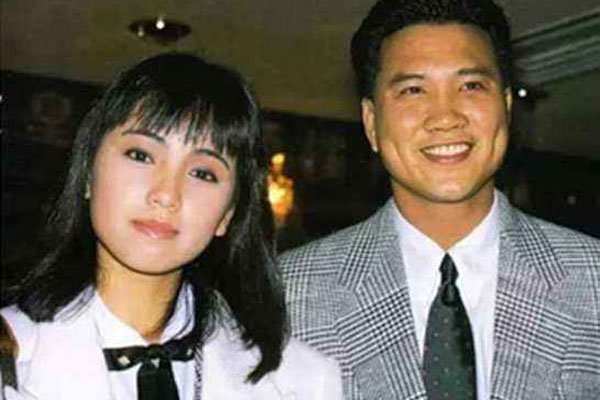 江华邓萃雯当年事件 小三事件还打官司交恶怎么回事