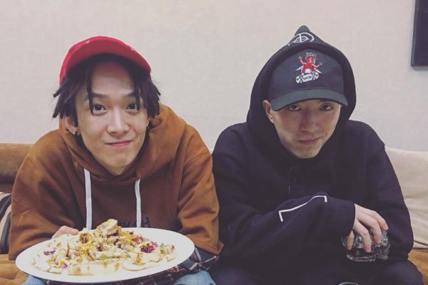 jonyjŮ������˭��ʲô���� δ�������Ѿ��к�����