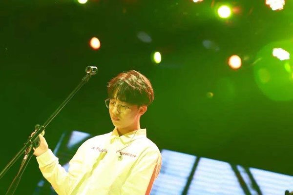 徐秉龙白羊歌词很污 男欢女爱青春欲望的盘旋